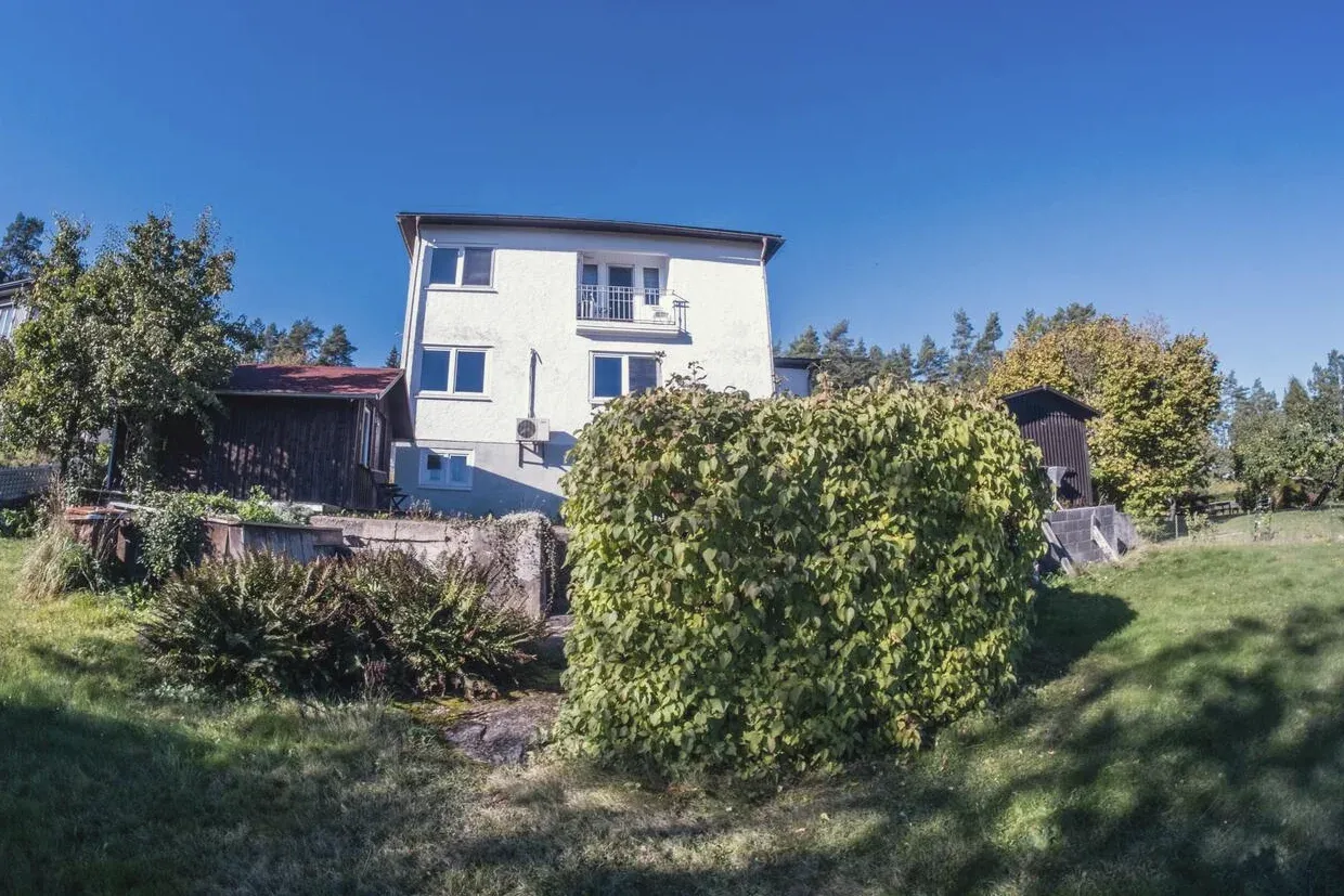 Villa Josefina i Ankarsrum sett från trädgårdssidan